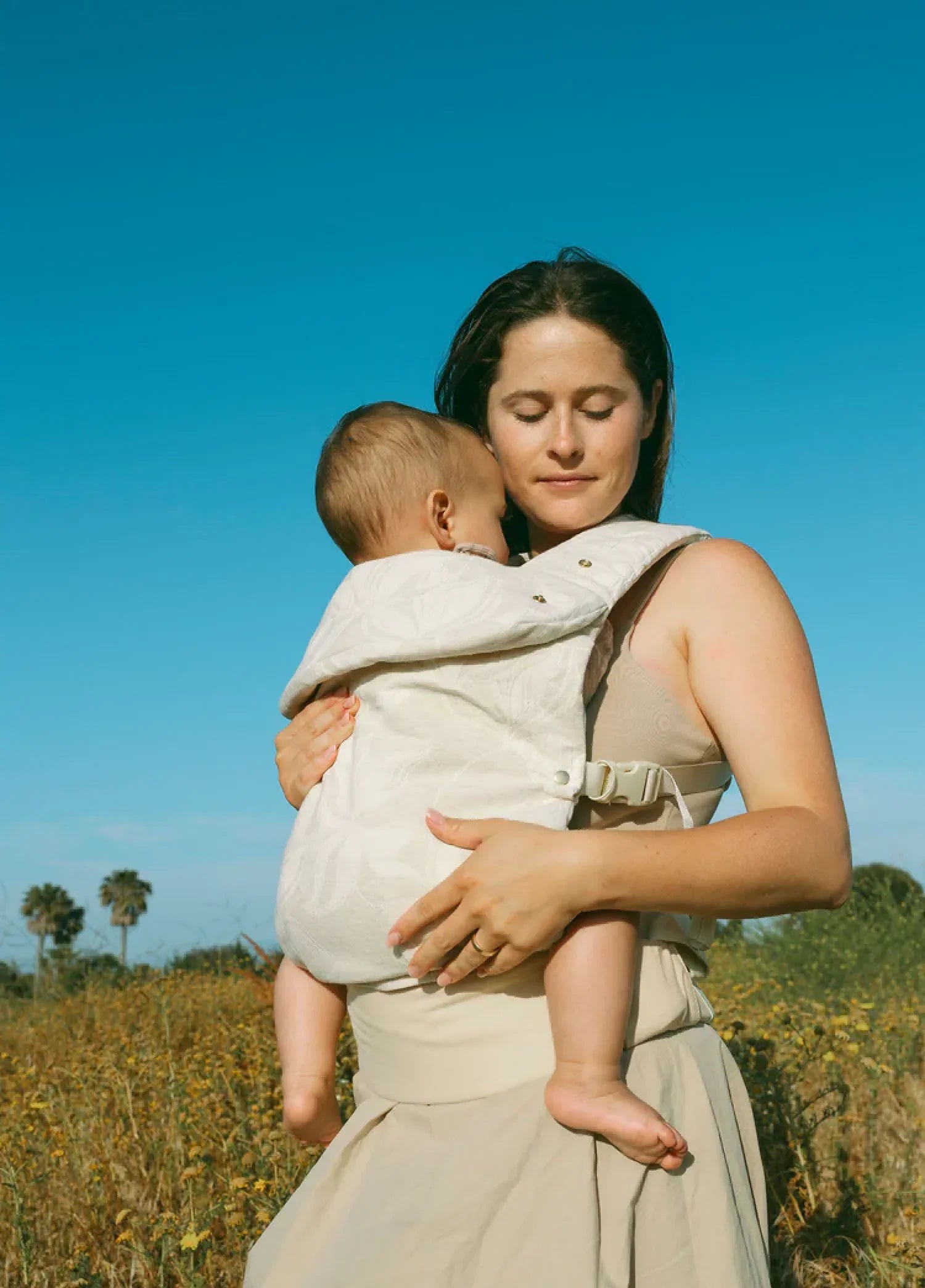 The Benefits of Babywearing for You & Your Baby - Copy