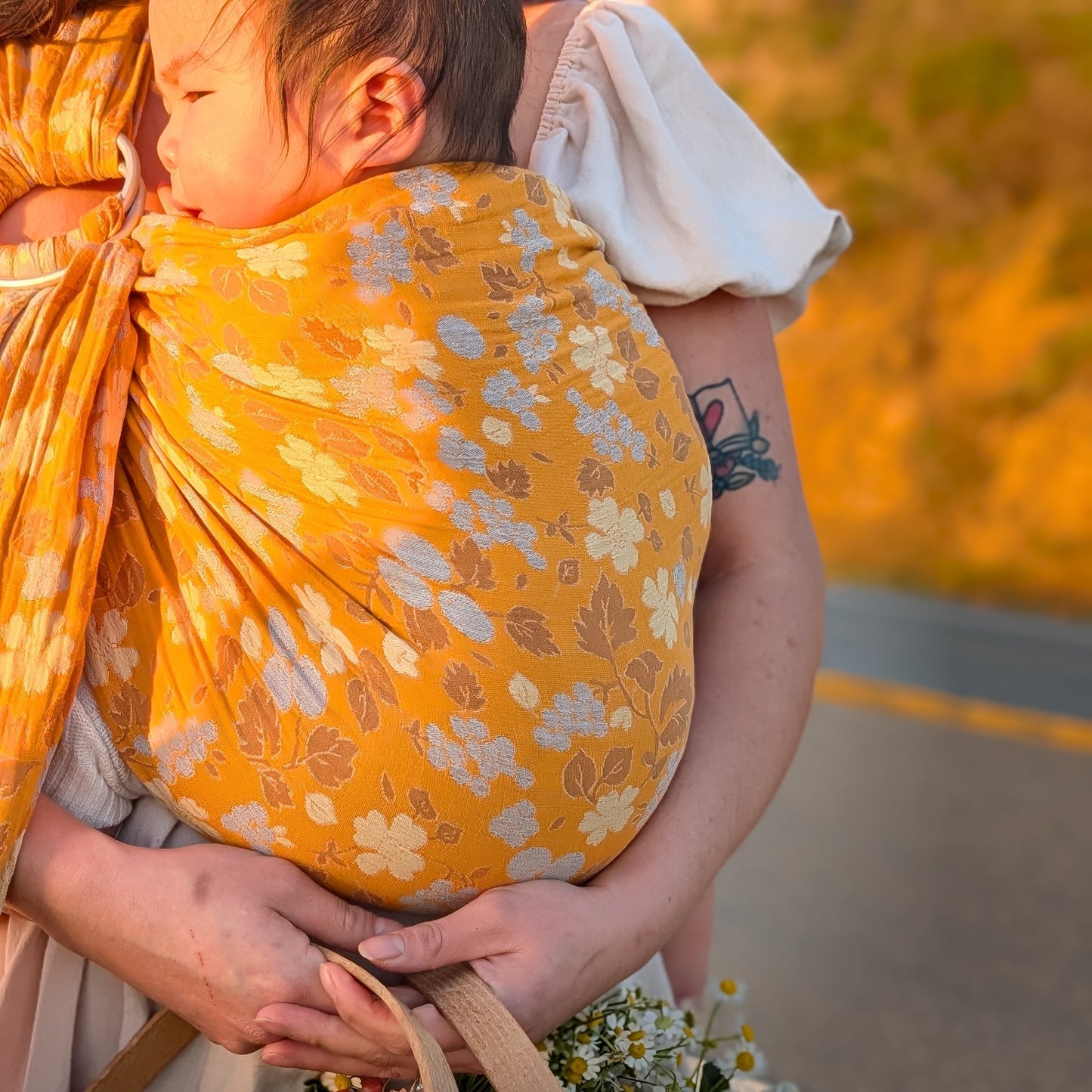 GOLDEN HOUR RING SLING